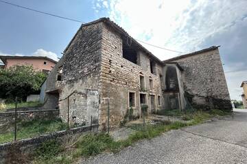 CASA CON DEPOSITO E T ...